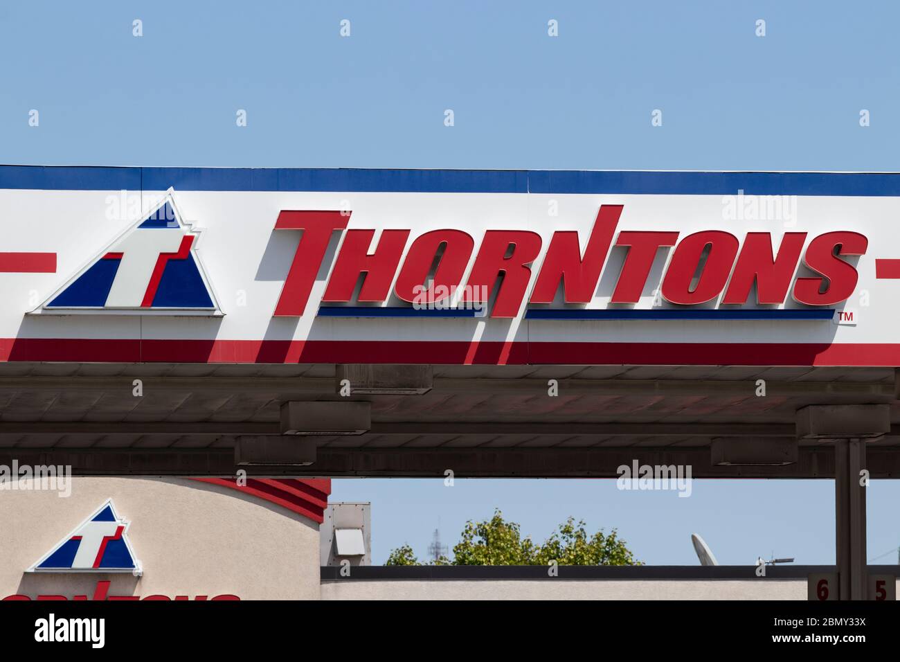 Terre Haute - ca. Mai 2020: Thorntons Tankstelle. Thorntons hat Stationen im Mittleren Westen. Stockfoto
