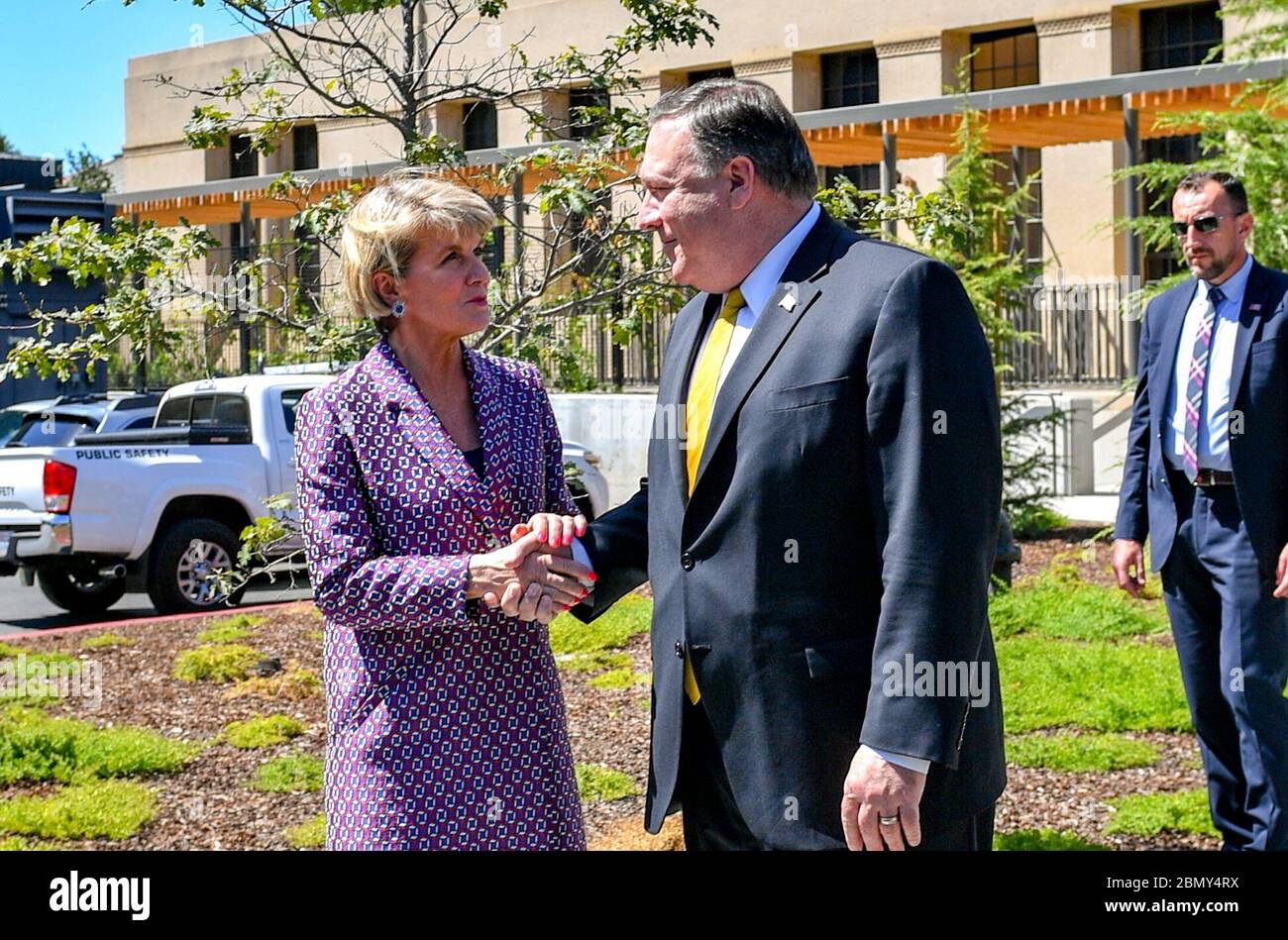 US-Außenminister Mike Pompeo trifft sich am 23. Juli 2018 mit der australischen Außenministerin Julie Bishop während eines Besuchs an der Stanford University in Palo Alto, Kalifornien, wo sie bilaterale Beziehungen zwischen den USA und Australien erörtern. Stockfoto