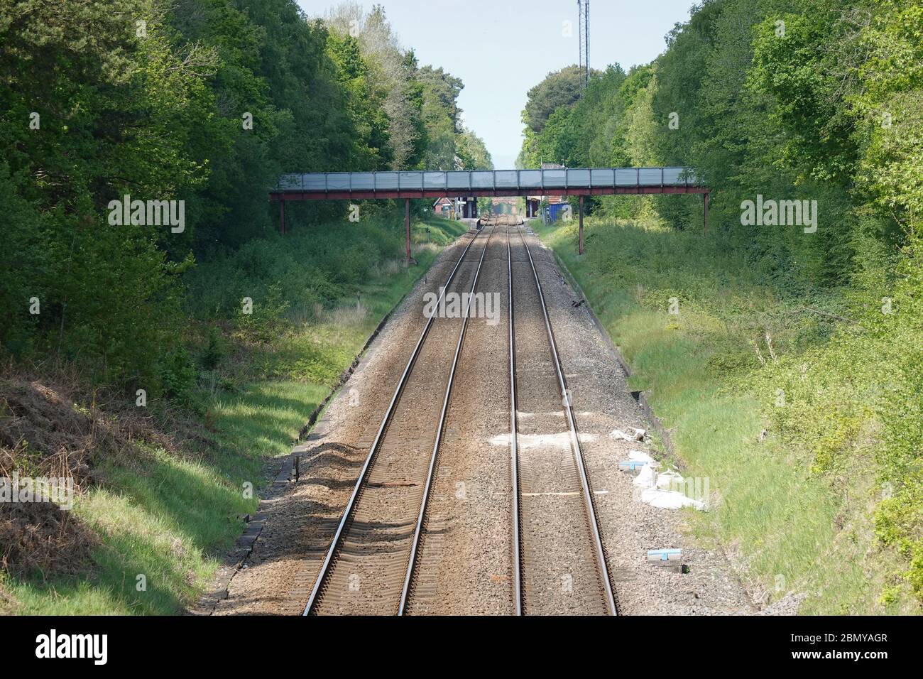 Pollock Bridge verbindet das Wellingto College mit seinem Derby Field, das sich südlich der Crowthorne Station befindet. Stockfoto