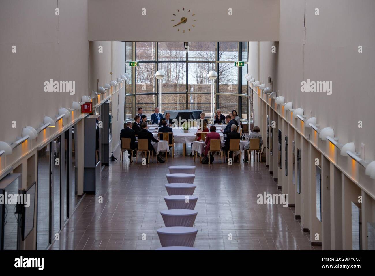 Staatssekretär Pompeo beim Arbeitsessen der Minister Außenminister Michael R. Pompeo nimmt am Arbeitsessen der Minister des Arktischen Rates am 6. Mai 2019 in Rovaniemi, Finnland, Teil. Stockfoto