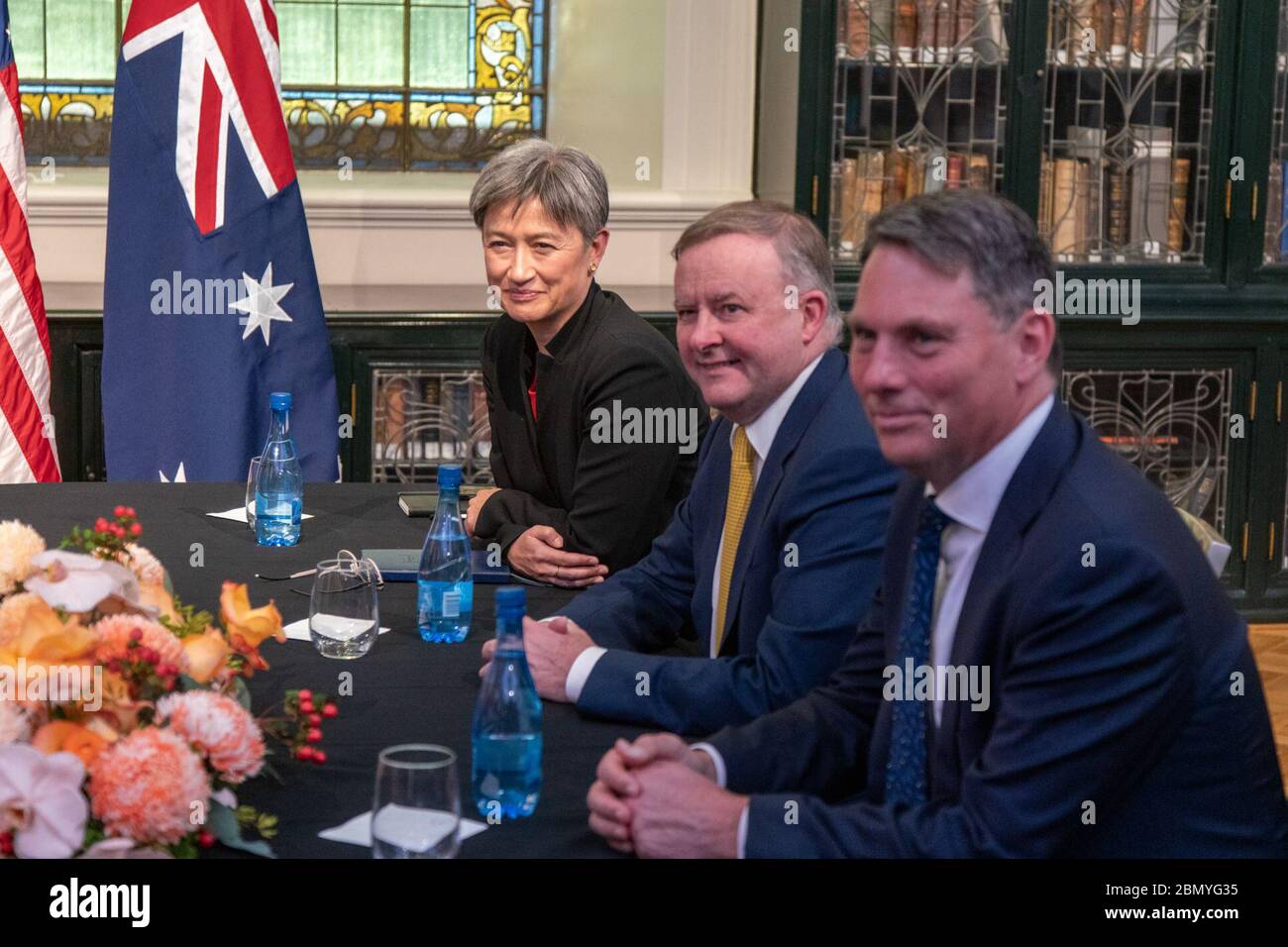 Sekretär Pompeo trifft australische Oppositionsführer US-Außenminister Michael R. Pompeo trifft sich am 4. August 2019 in der State Library in New South Wales mit australischen Oppositionsführern. Stockfoto