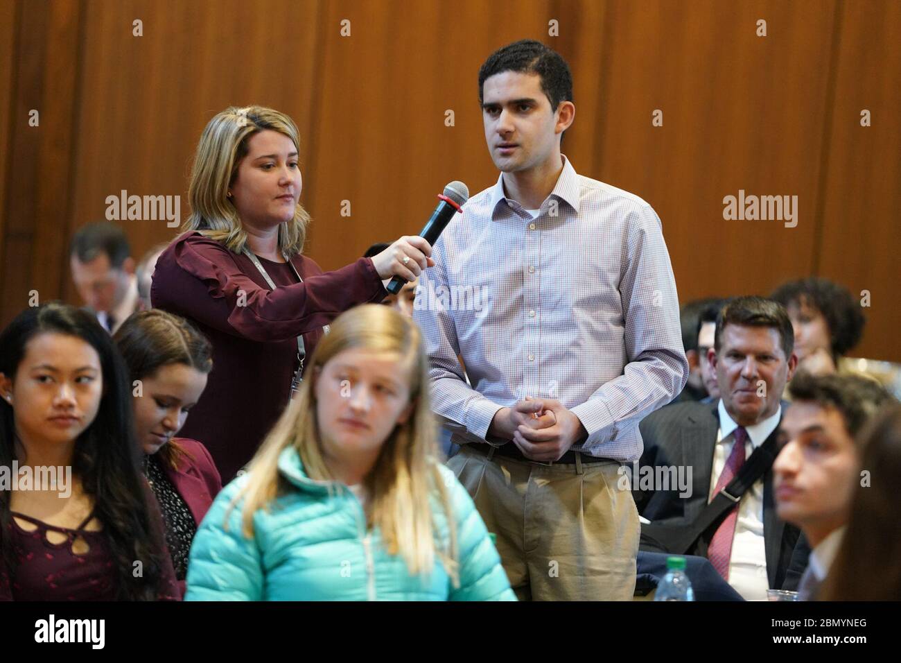 Sekretär Pompeo hält Bemerkungen an der Hoover Institution Außenminister Michael R. Pompeo hält Bemerkungen an die Studenten der Stanford University an der Hoover Institution, Stanford University, in Palo Alto, Kalifornien am 13. Januar 2020. Stockfoto