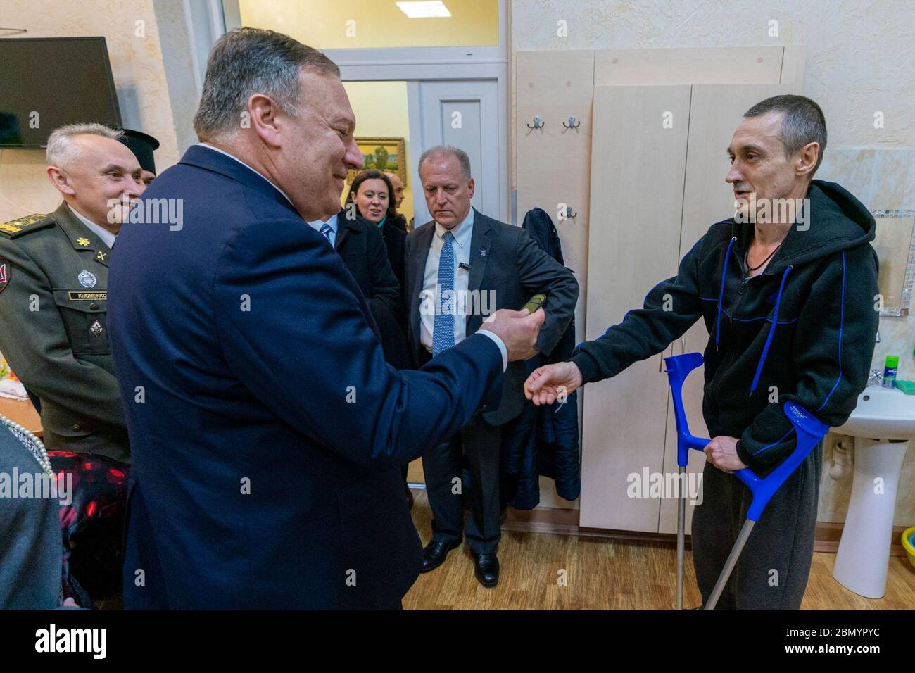 Am 31. Januar 2020 besuchte der US-Außenminister Mike Pompeo im Rahmen seiner diplomatischen Reise das National Military Clinical Medical Center in Kiew, Ukraine. Der Besuch unterstrich das Engagement der USA für die Unterstützung des medizinischen und Verteidigungssektors in der Ukraine. Stockfoto