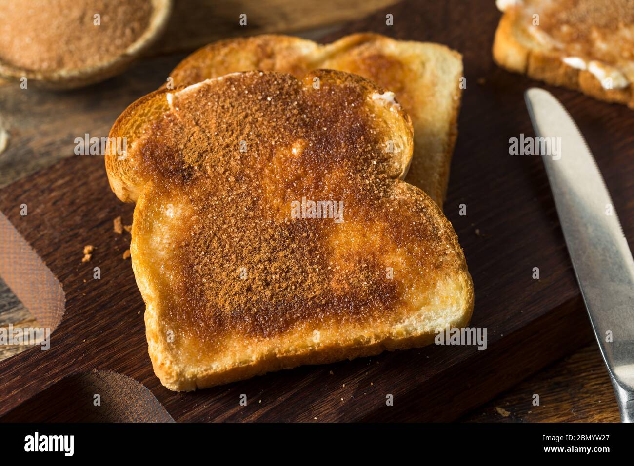 Hausgemachter Zimt Zucker Toast zum Frühstück zu essen Stockfoto