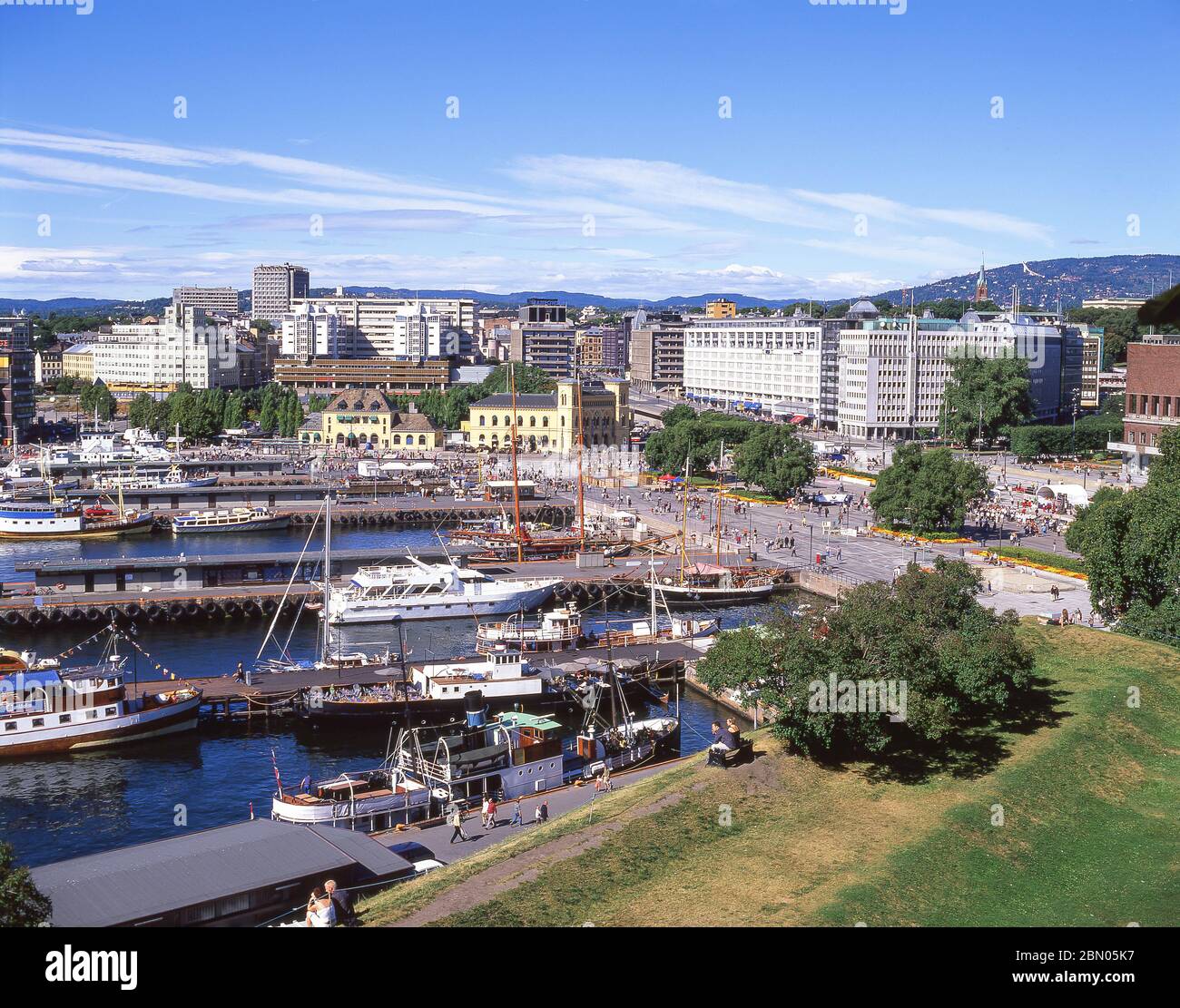 Blick auf den Hafen und das Hafengebiet von Oslo von der Akershus Festung, Oslo, Königreich Norwegen Stockfoto