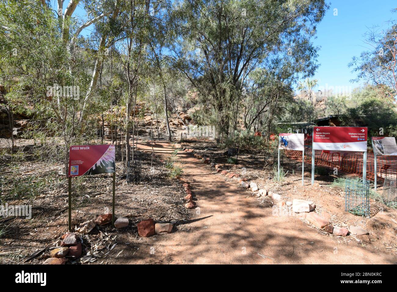 Der Hill Walk Trail im Olive Pink Botanic Garden, Alice Springs, Northern Territory, NT, Australien Stockfoto