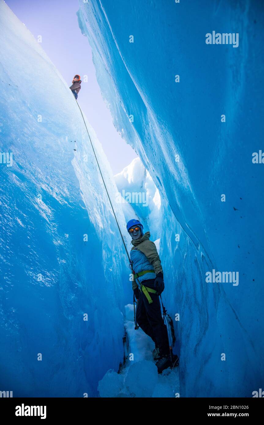 Klettern am Exit Glacier, Kenai Fjords National Park, in der Nähe von Seward, Alaska. Stockfoto