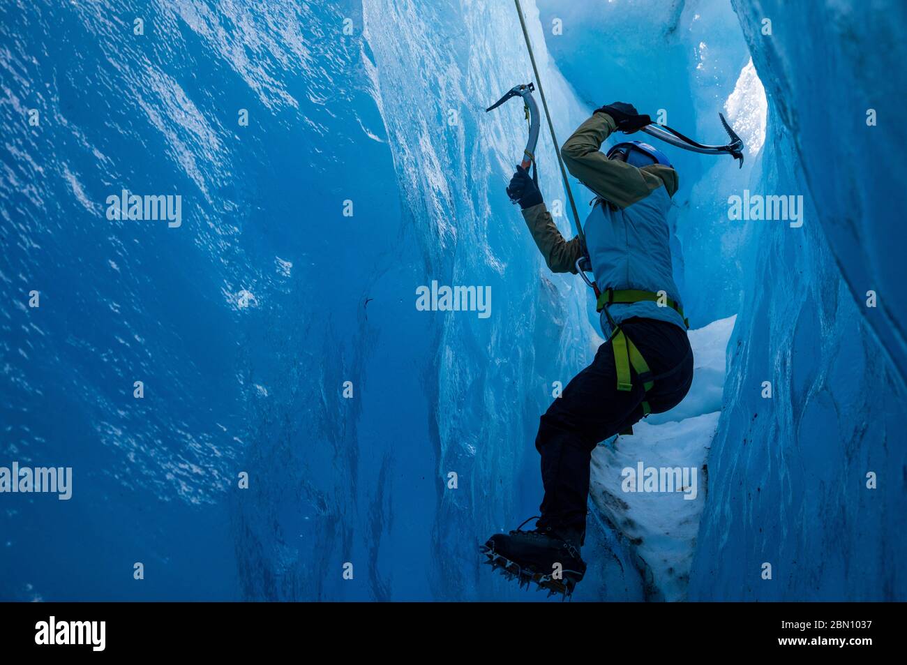 Klettern am Exit Glacier, Kenai Fjords National Park, in der Nähe von Seward, Alaska. Stockfoto