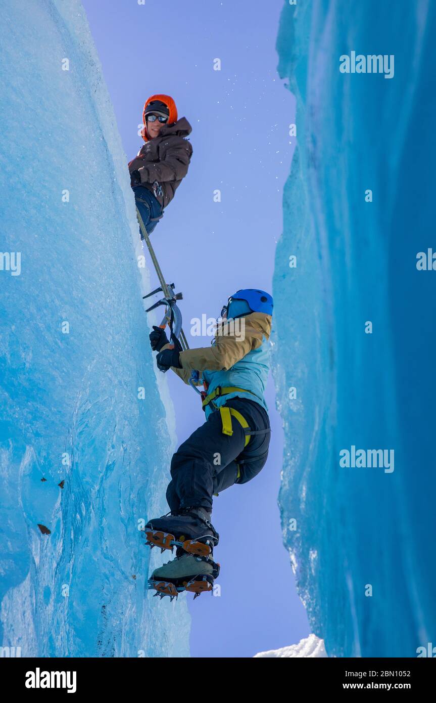 Klettern am Exit Glacier, Kenai Fjords National Park, in der Nähe von Seward, Alaska. Stockfoto