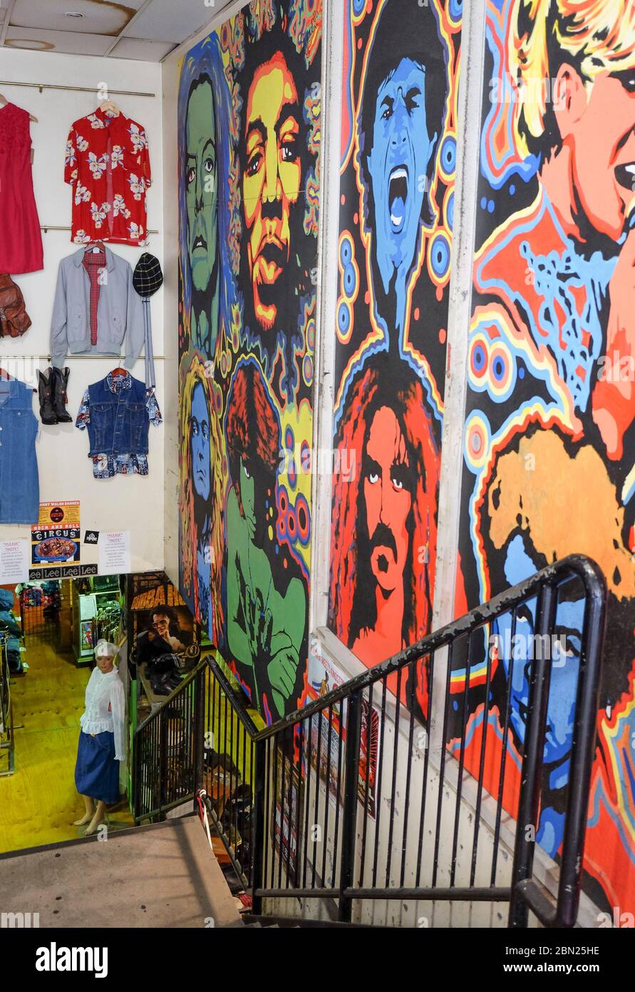 Eintritt zum Vintage-Bekleidungsgeschäft in Melbourne, Victoria, Australien. Stockfoto