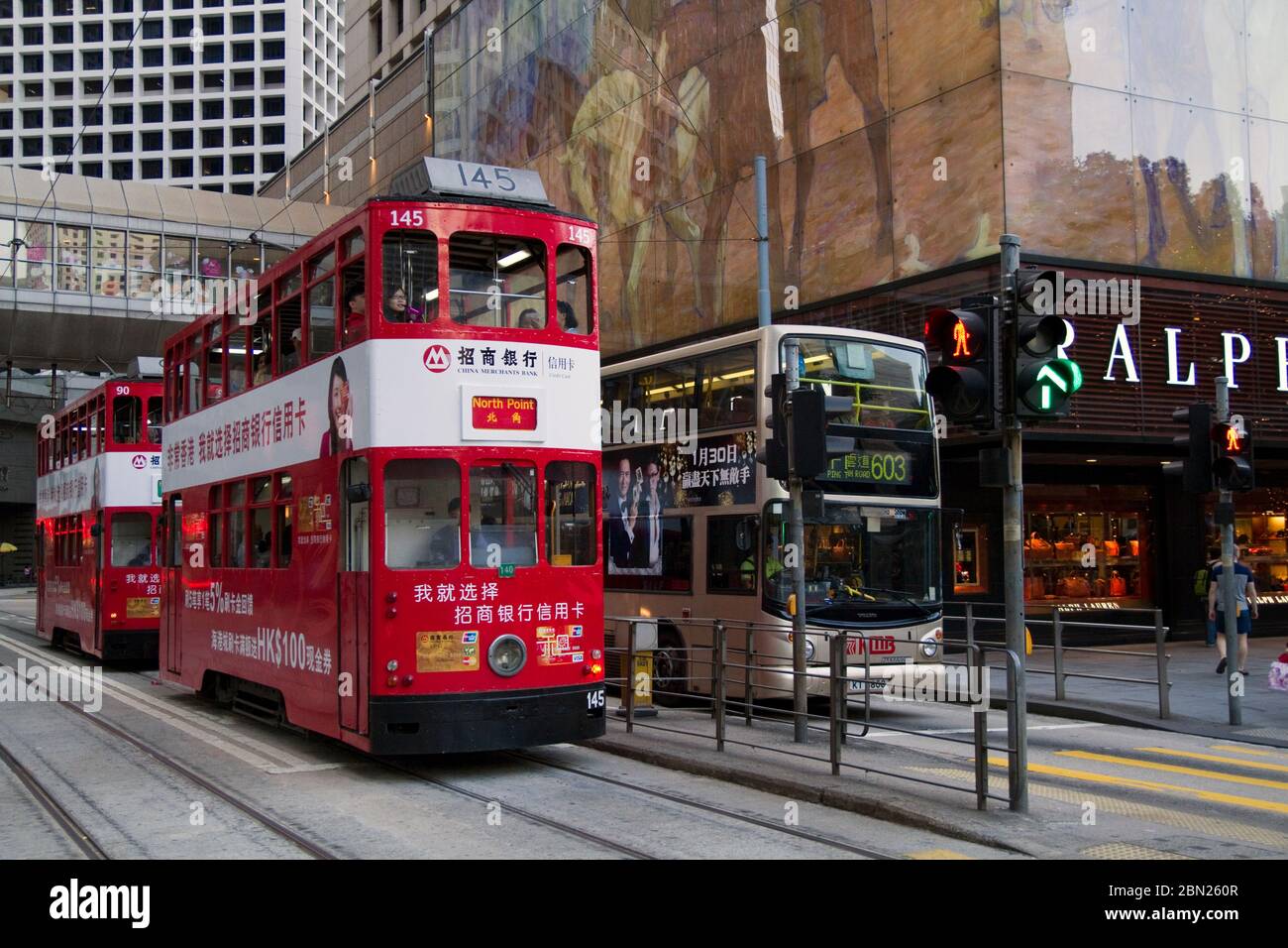 Hong Kong Tramways rote Straßenbahn auf Hong Kong Island Stockfoto
