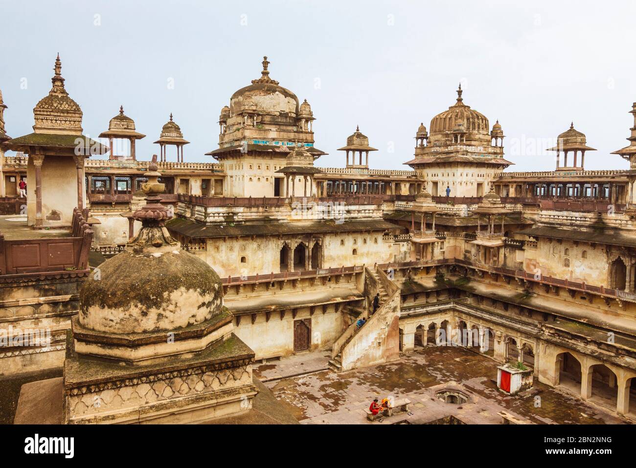 Orchha, Madhya Pradesh, Indien: 17. Jahrhundert Jahangir Mahal Zitadelle innerhalb des Orchha Fort Komplexes. Stockfoto
