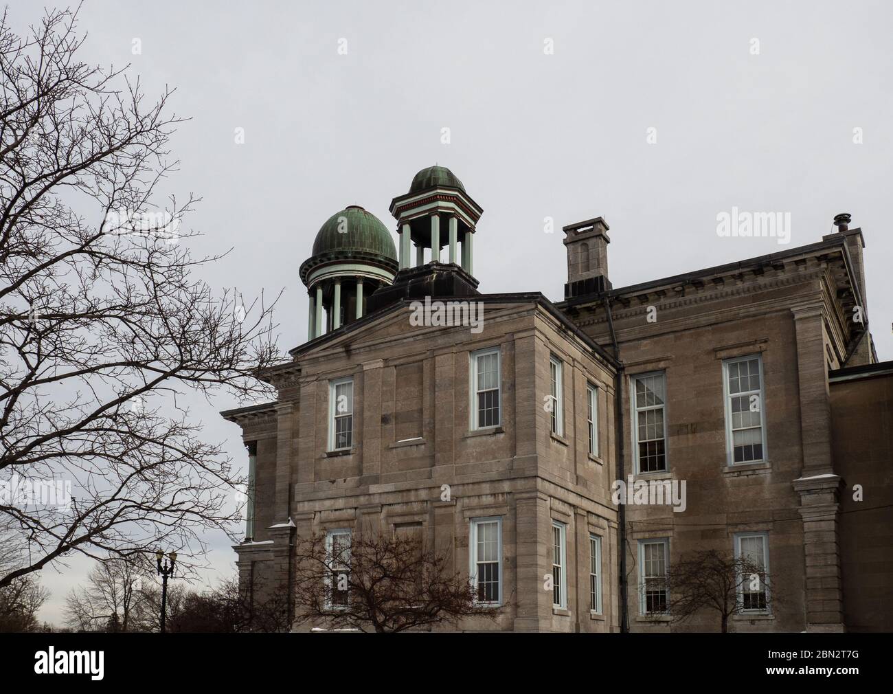 Altmodische gotische Gebäude in der Innenstadt von Oswego, New York Stockfoto