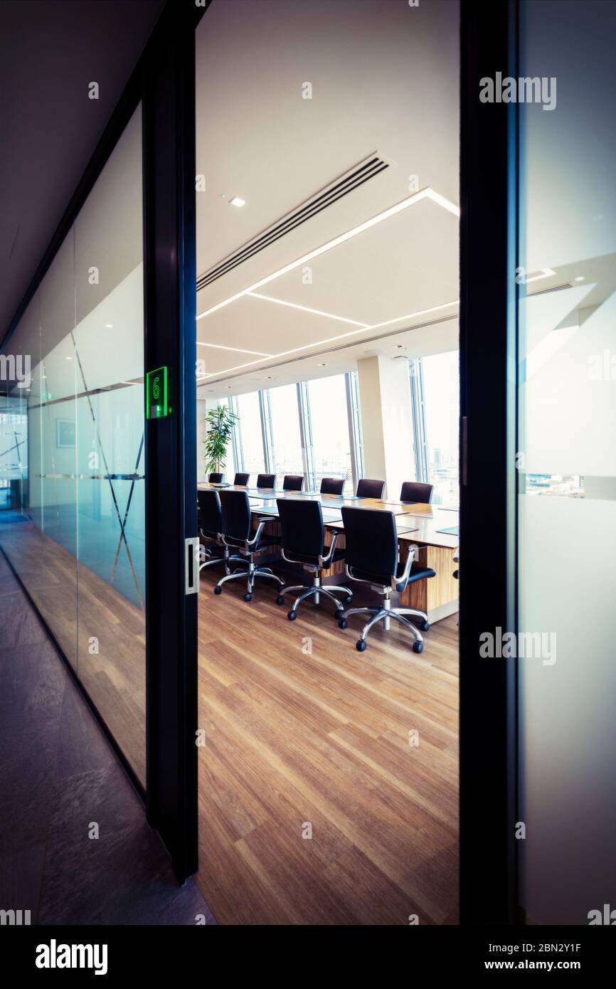 Moderner Konferenzraum im Büro Stockfoto