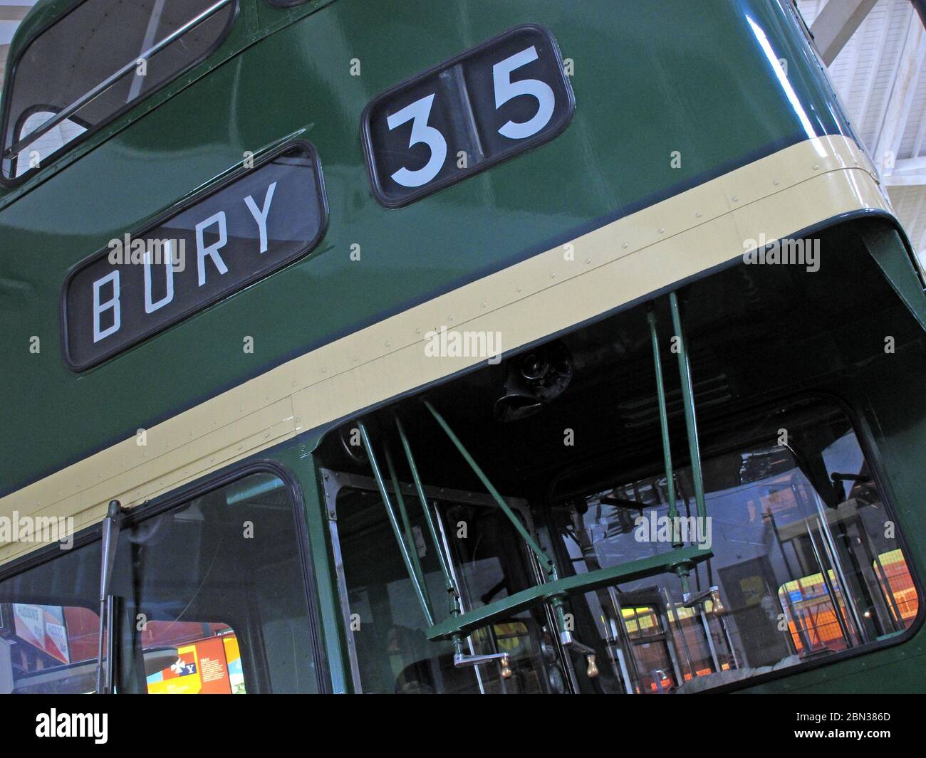 Green and Cream Livery Bus der Salford Corporation Transport - Metropolitan Cammell / Leyland Titan PD2 281 , JRJ281E, Bury Doppeldeckerbus, 1967 Stockfoto