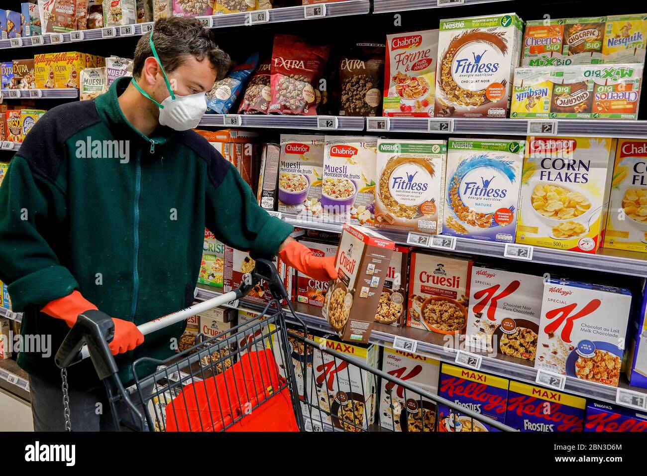 Supermarkt in eure, frankreich während der Coronavirus-Epidemie 2020 Stockfoto