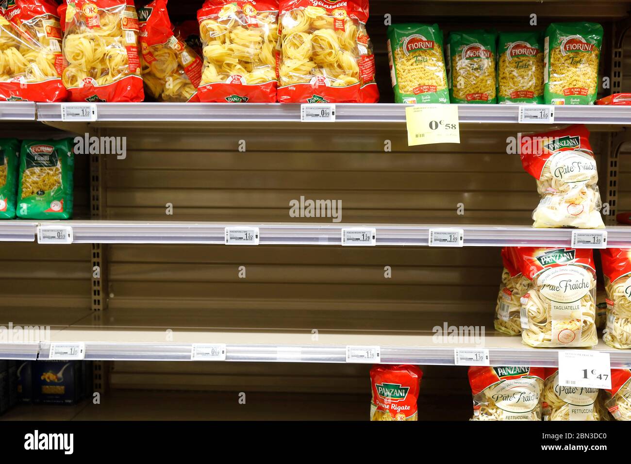 Eure Supermarkt während der Coronavirus-Epidemie Stockfoto