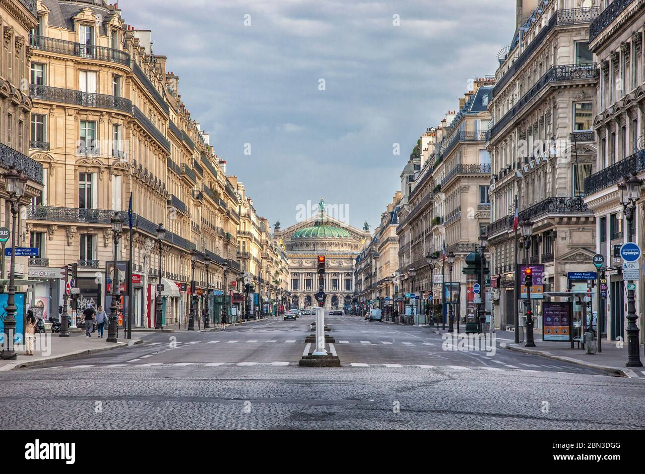 Leere Opernallee, paris, europa, frankreich, während der Haft Stockfoto