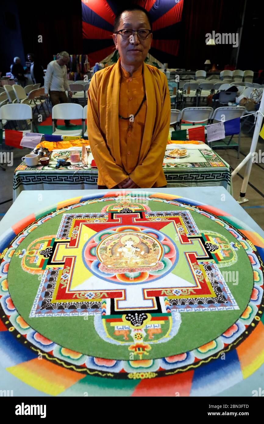 Tibetisch-buddhistisches Sandmandala. Bodhisattva Vajrasattva. Frankreich. Stockfoto