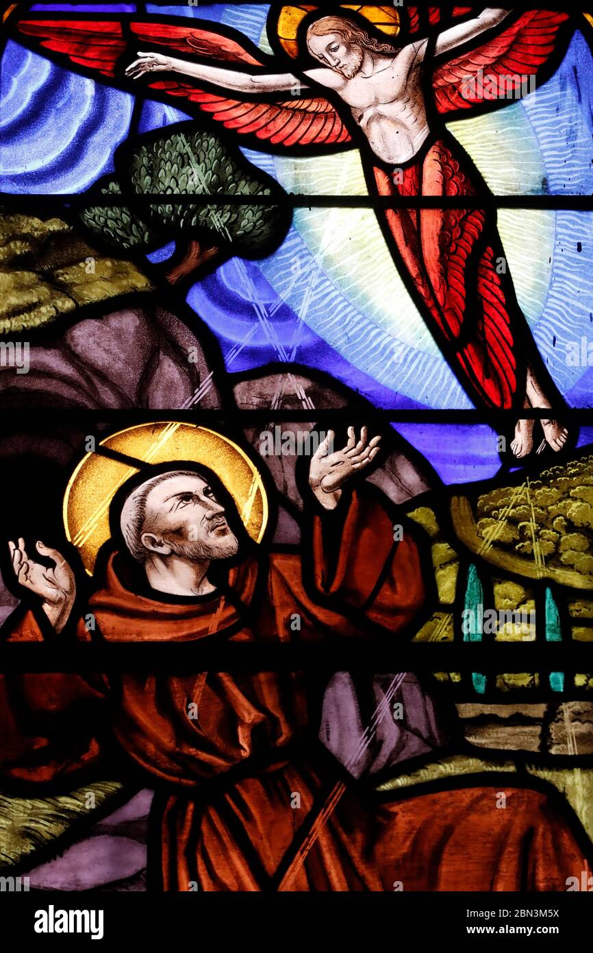 Kathedrale von Antsirabe. Buntglasfenster. Der heilige Franz von Assisi erhält die Stigmata, während er auf dem Berg Verna betete. Madagaskar. Stockfoto