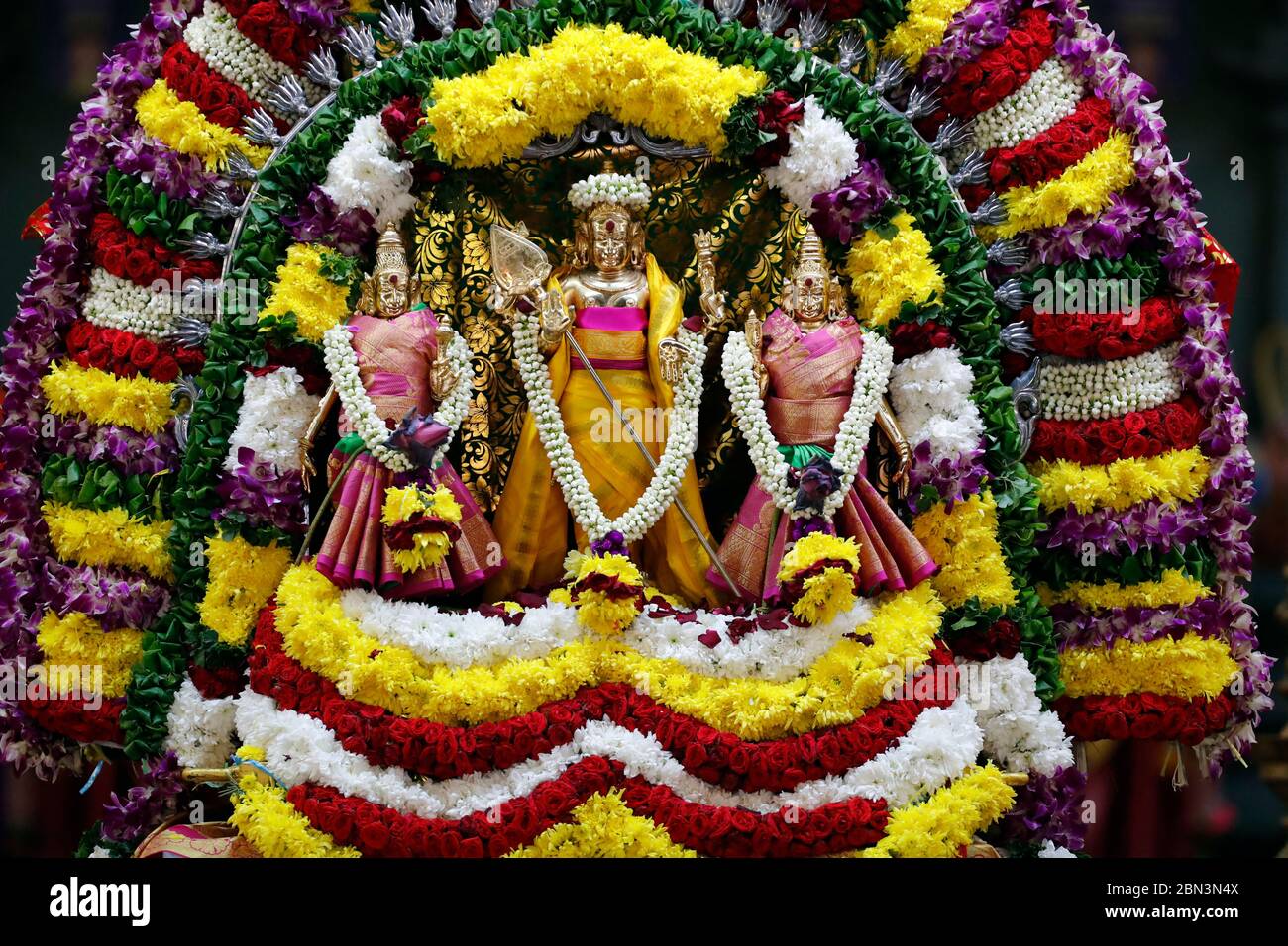 Sri Mahamariamman Hindu Tempel. Hinduistische Gottheiten. Murugan, der gott des Krieges. Kuala Lumpur. Malaysia. Stockfoto