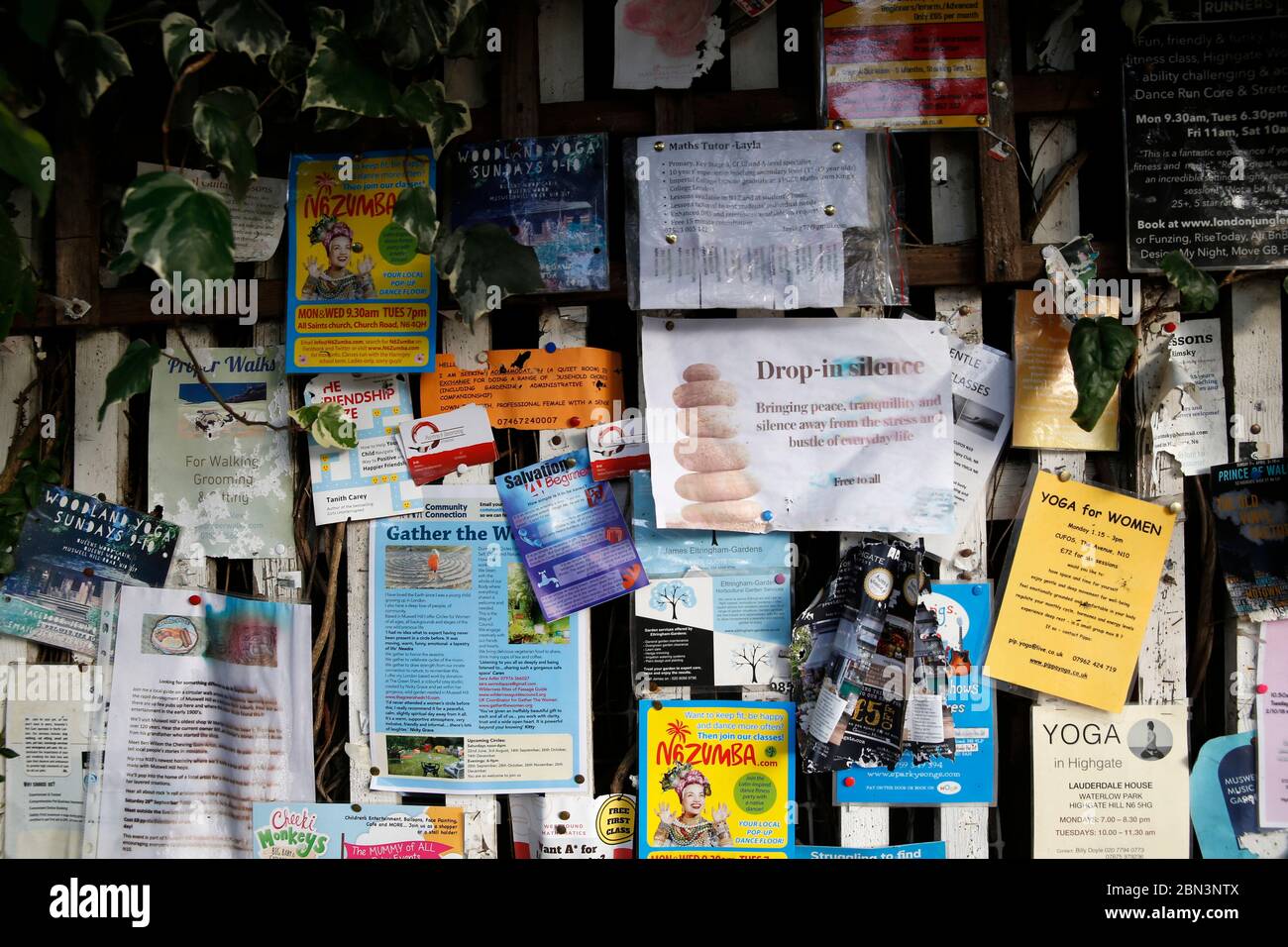 Werbung in Highgate, London, Großbritannien Stockfoto