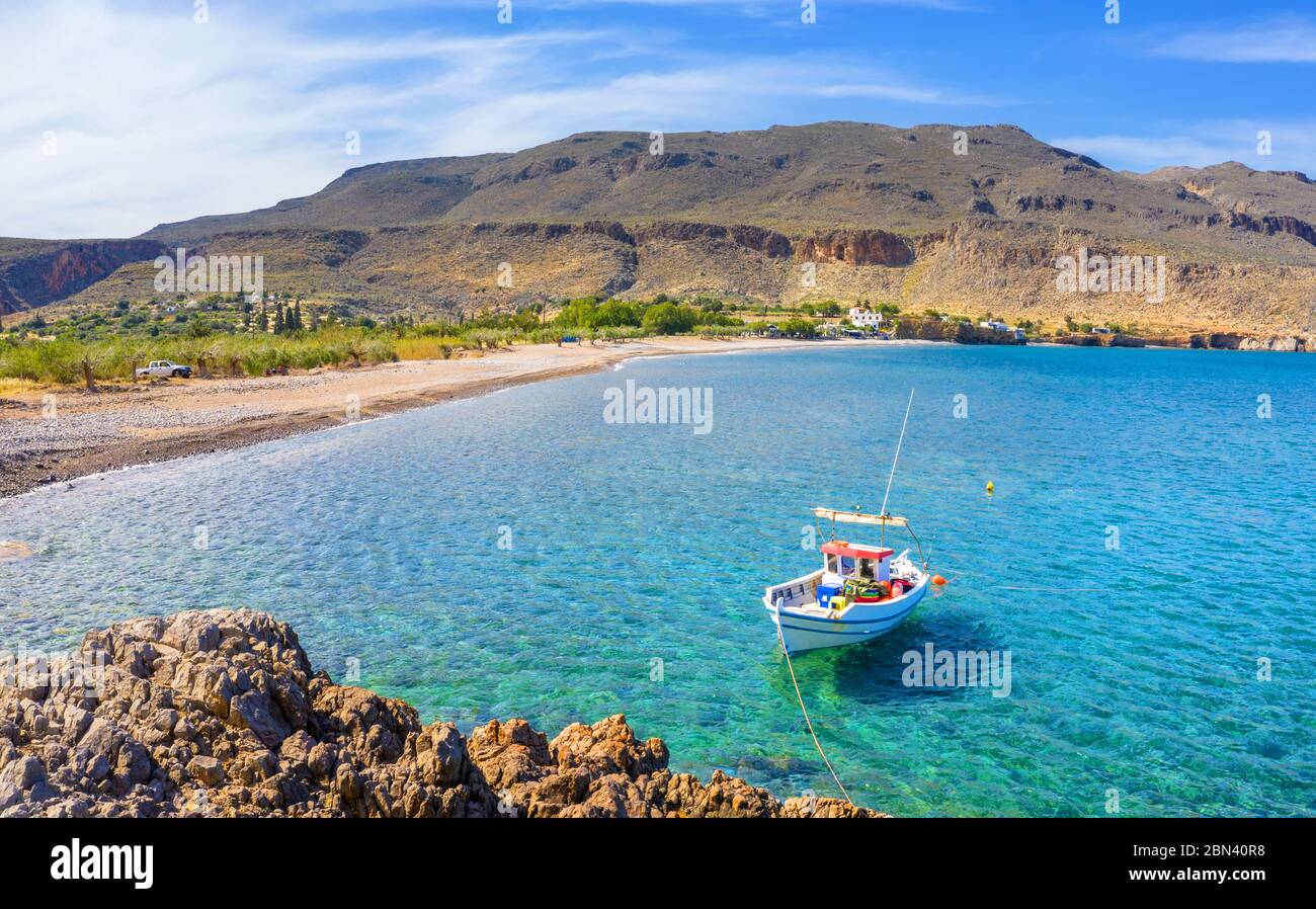 Das friedliche Dorf Kato Zakros auf dem östlichen Teil der Insel Kreta mit Strand und Tamarisken, Griechenland Stockfoto