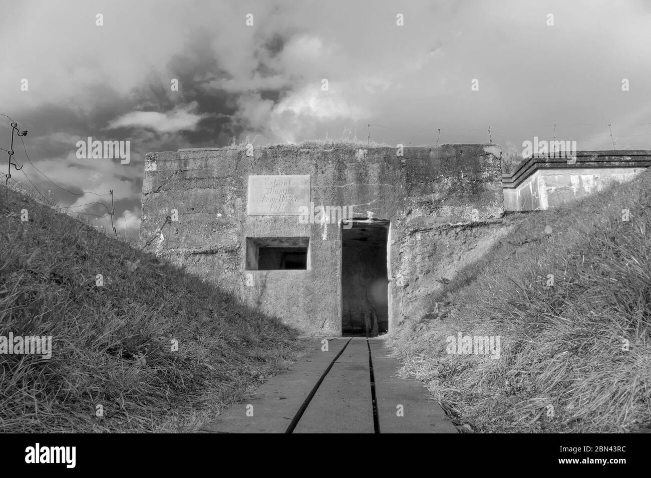 Kommandobunker in Zandvoorde, Belgien. Gut erhaltener deutscher Kommandobunker, der in der Schlacht am Ypern im Ersten Weltkrieg eingesetzt wurde. Stockfoto