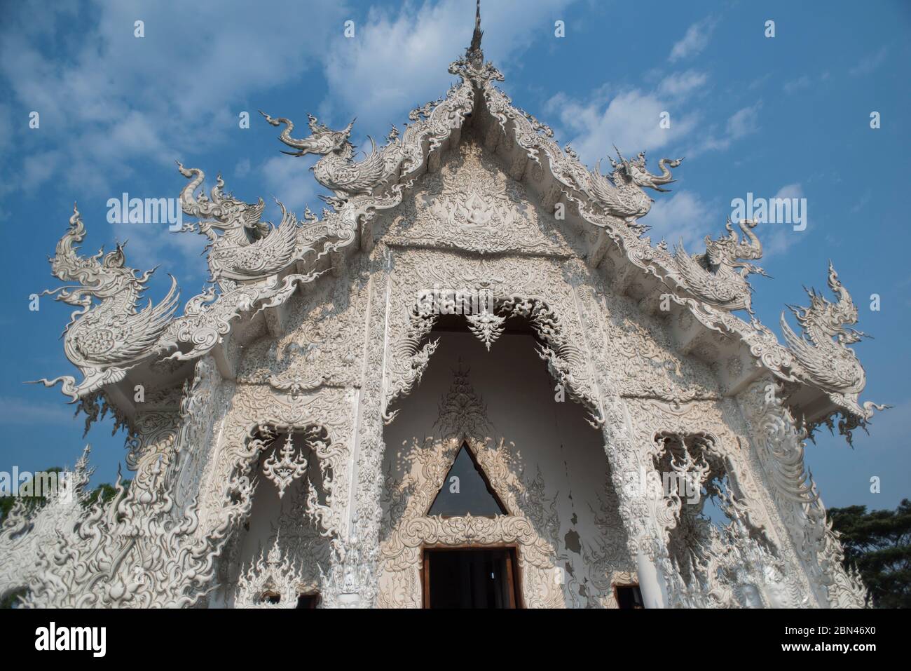 Der weiße Tempel von Wat Rong Khun in Chiang Rai, Thailand. Stockfoto