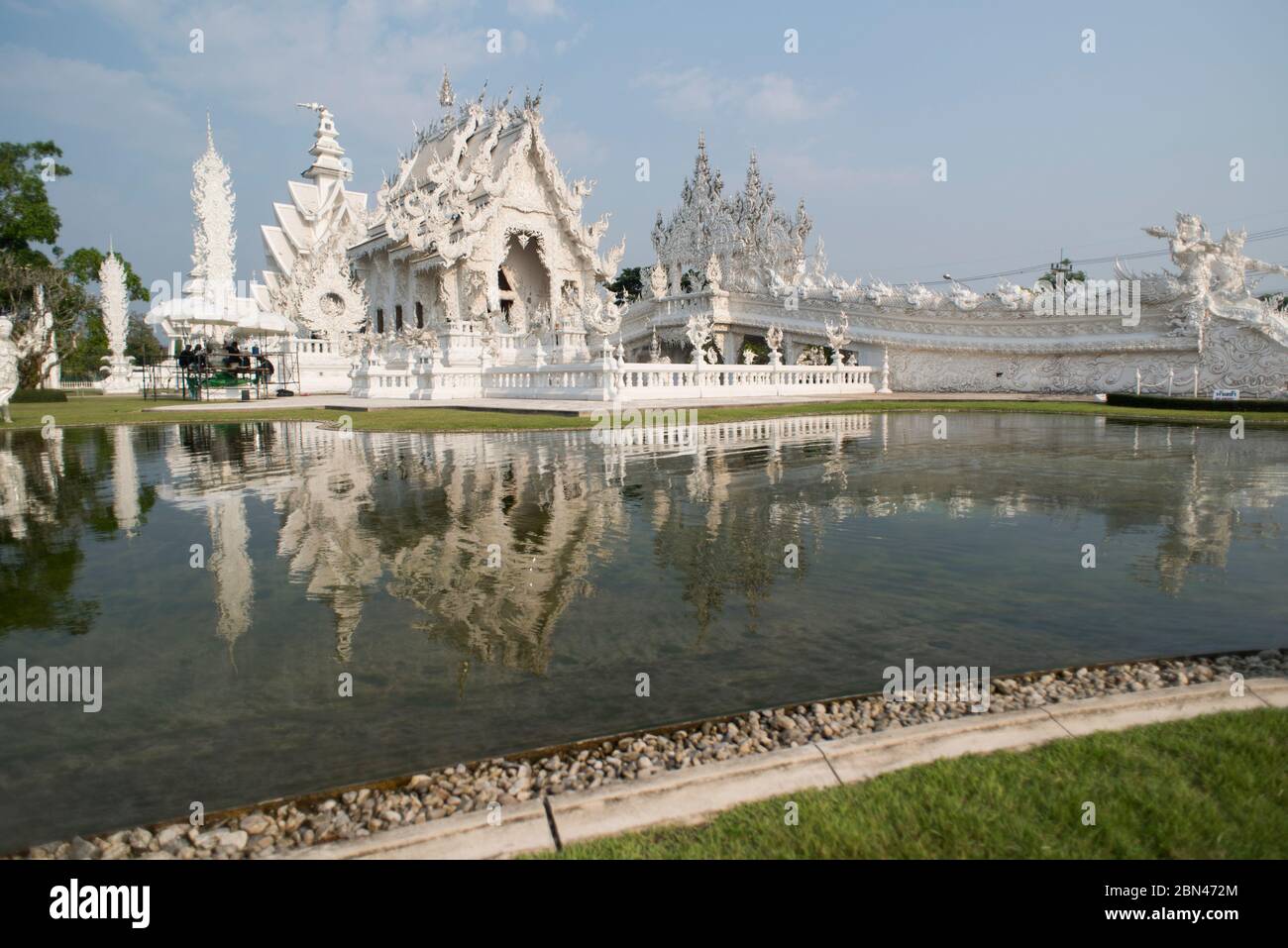 Der weiße Tempel von Wat Rong Khun in Chiang Rai, Thailand. Stockfoto