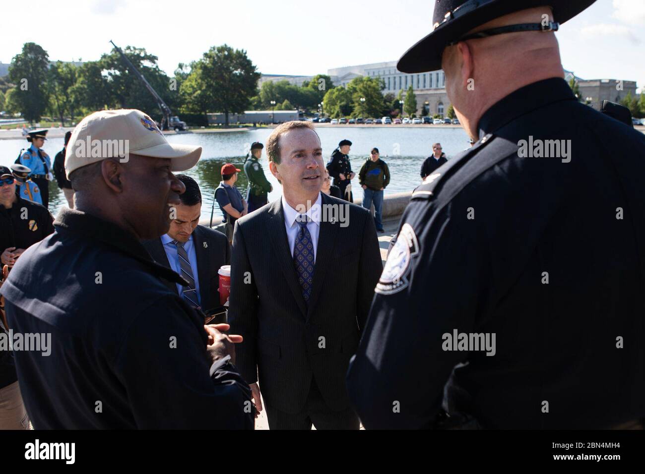 Der amtierende Kommissar John P. Sanders nahm am 14. Mai 2019 im Rahmen der Polizeiwoche am Pipes and Drums Competition der Steve Young Honor Guard in Washington, D.C. Teil. Stockfoto