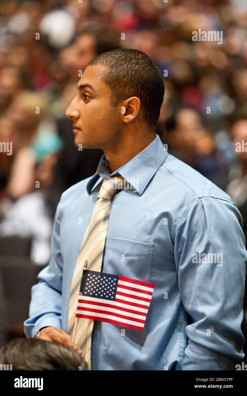 Hunderte werden während einer Einbürgerungszeremonie in Austin, Texas, zum 23. April 2012 US-Bürger © Marjorie Kamys Cotera/ Daemmrich Photos Stockfoto