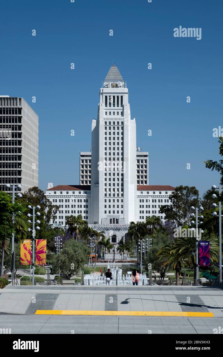 Los Angeles City Hall Turm in der Innenstadt an einem sonnigen Tag Stockfoto