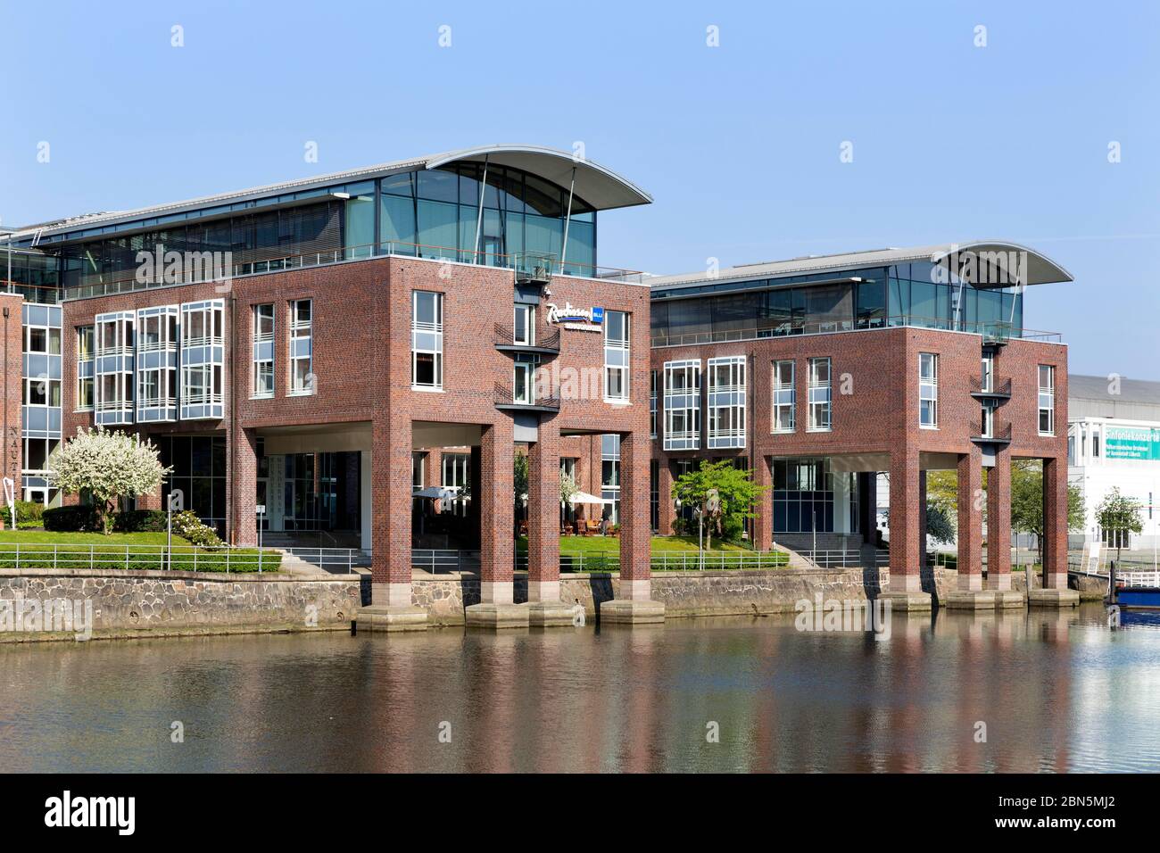 Hotel SAS Radisson Blu Senator, Obertrave, Lübeck, Schleswig-Holstein, Deutschland Stockfoto