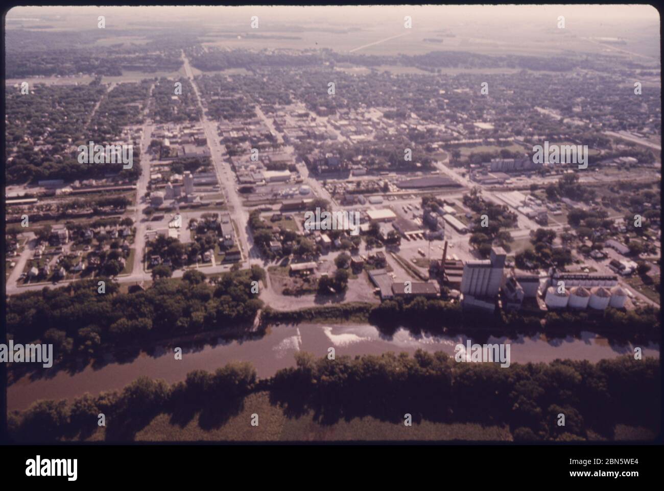 Luftaufnahme der Stadt New Ulm, Minnesota, gegründet von einer Land Society, bestehend aus deutschen Einwanderern... durch die US-Nationalarchive Stockfoto