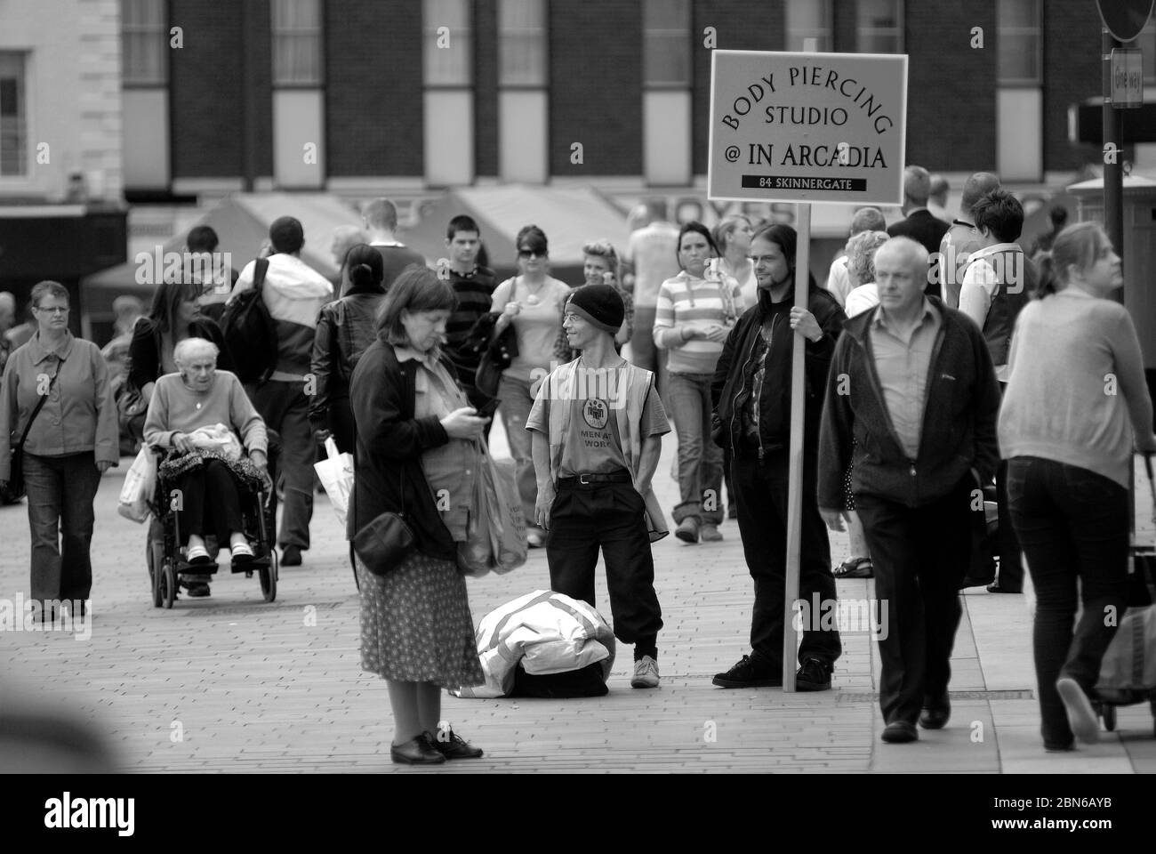 Werbung Körper Piercing Studio, High Row, Darlington, Couty Durham Stockfoto