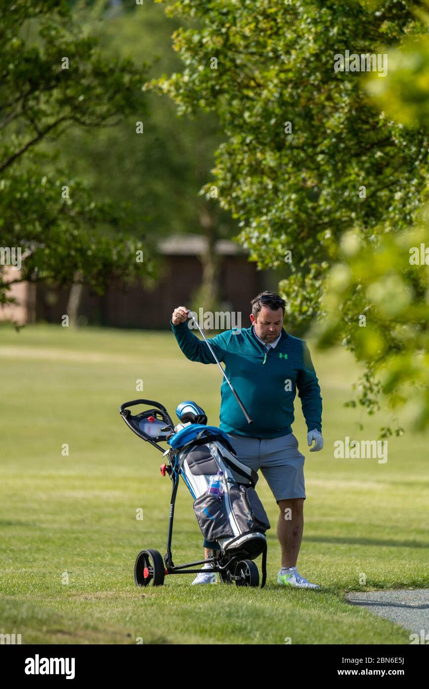 Brentwood Essex 13. Mai 2020 Erstes Golfspiel der Covid-19 Lockdown im Warley Park Golf Club, Brentwood Essex Kredit: Ian Davidson/Alamy Live News Stockfoto