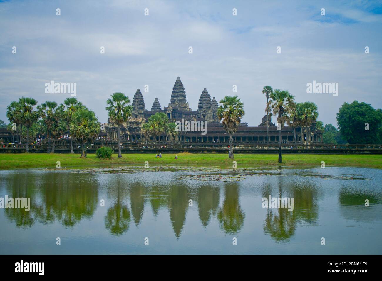 Angkor Wat ist ein Tempelkomplex in Kambodscha und ist das größte religiöse Denkmal der Welt Stockfoto