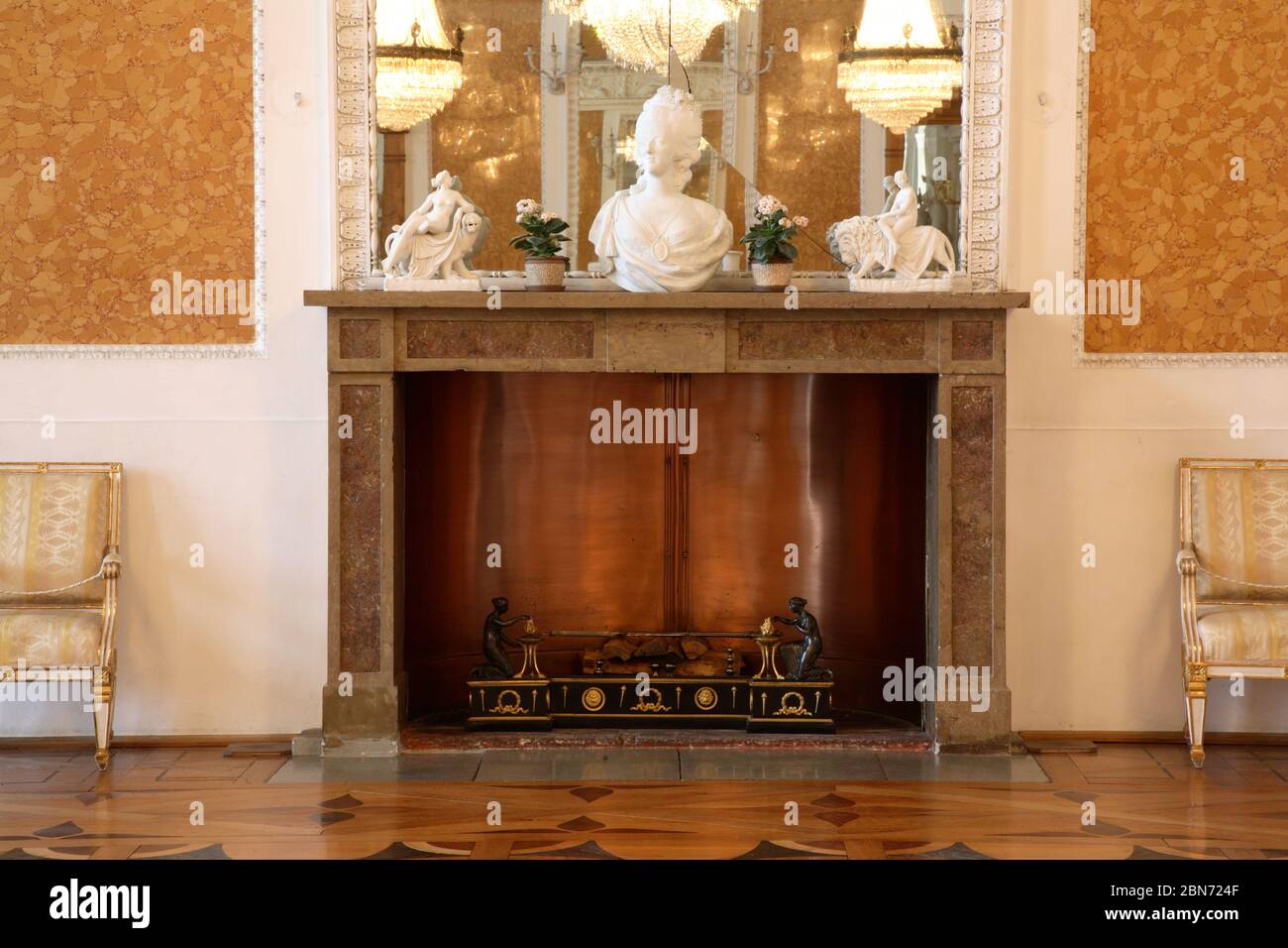 Kamin auf Schloss Lubomirski in Lancut. Polen Stockfoto
