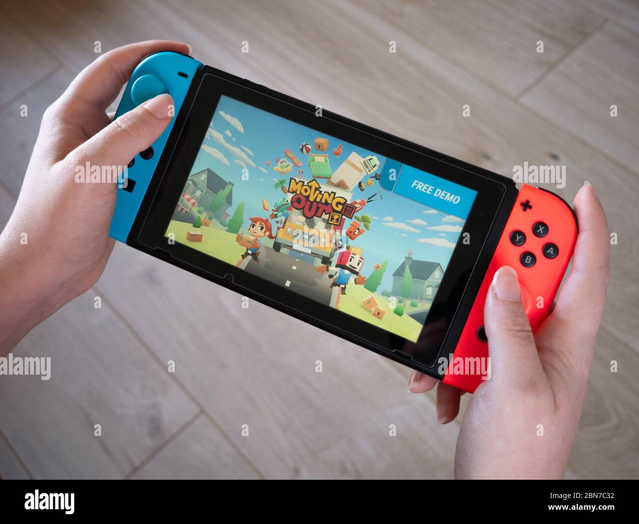 Mai 2020, UK: Nintendo Switch neue Ausziehen Spiel Handheld-Konsole zu Hause Stockfoto