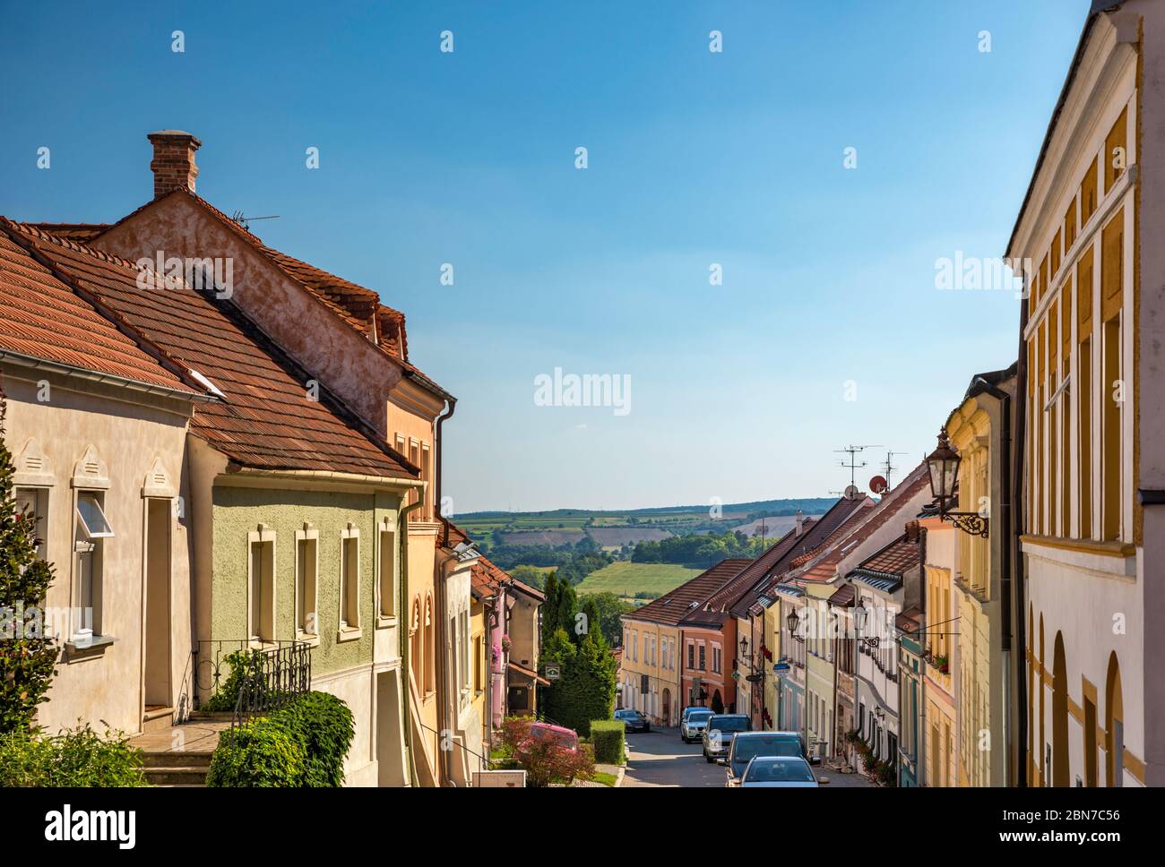 Häuser in ulice Husova in Mikulov, Mähren, Tschechische Republik, Mitteleuropa Stockfoto