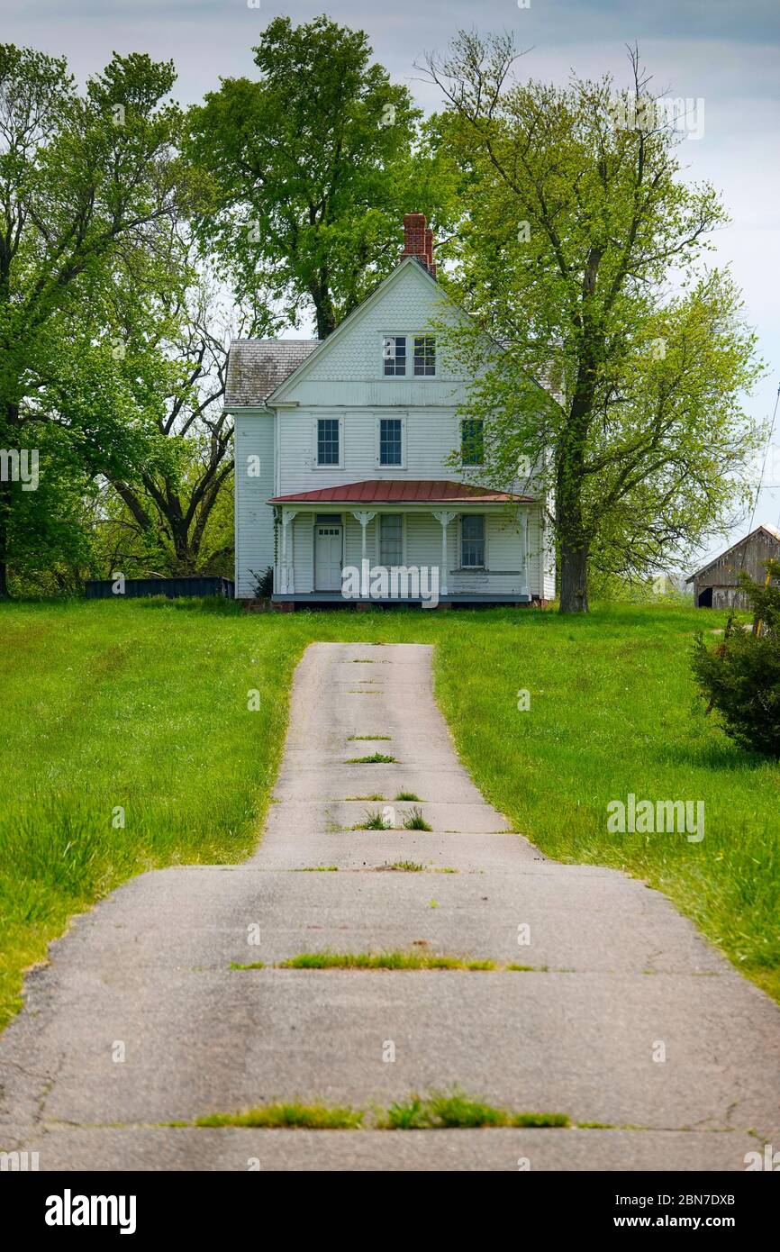 USA Maryland MD Poolesville ein altes Bauernhaus auf einer gepflasterten Straße in Montgomery County Stockfoto