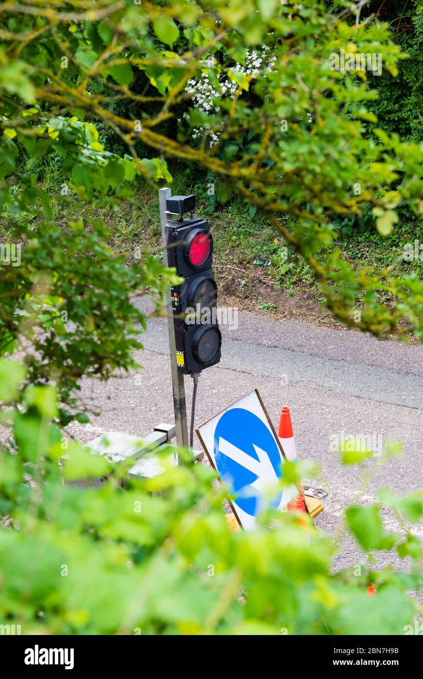 Vorübergehende Ampel an den Straßenbauarbeiten auf Gonerby Hill, grantham, Lincolnshire, England. Stockfoto