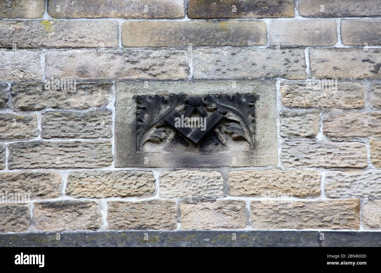 Freimaurer-Symbol auf Bakewell Town Hall, die Heimat der Dorothy Vernon Lodge Stockfoto