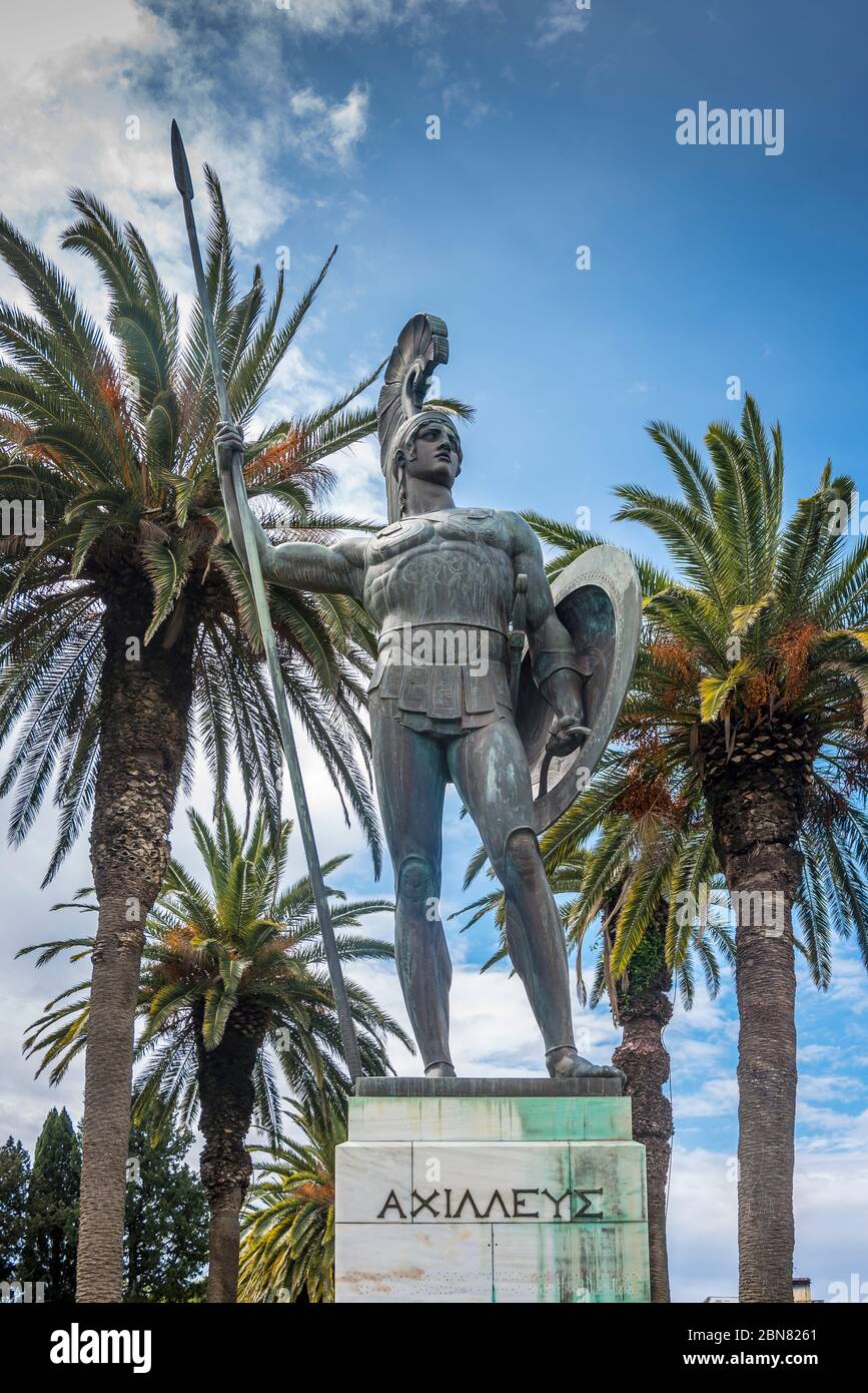 Statue von Achilles in den Gärten des Achilleion Palastes in Korfu, Griechenland. Stockfoto