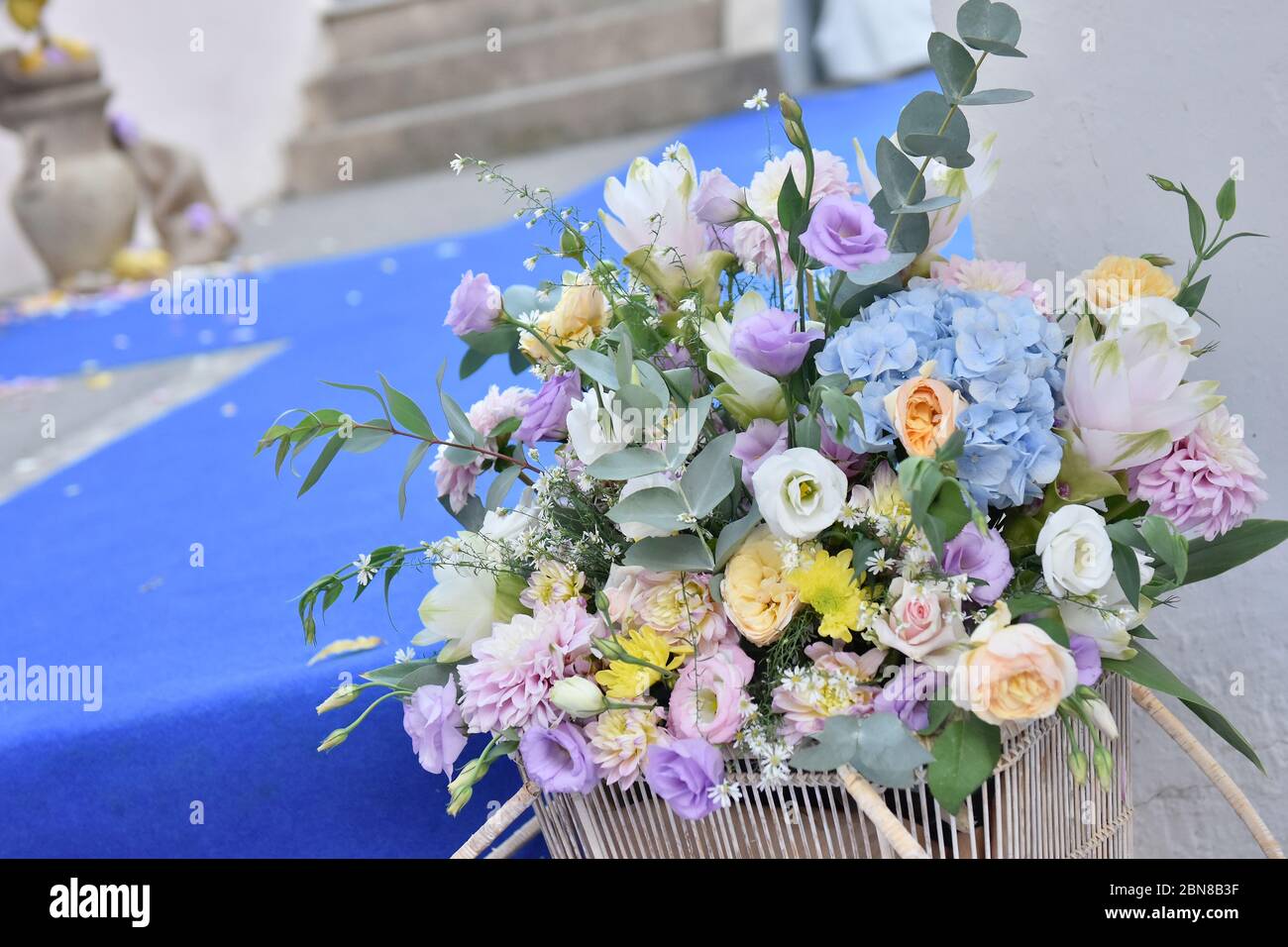 Blumendekoration, Blumenstrauß, Amalfiküste, Italien Stockfoto
