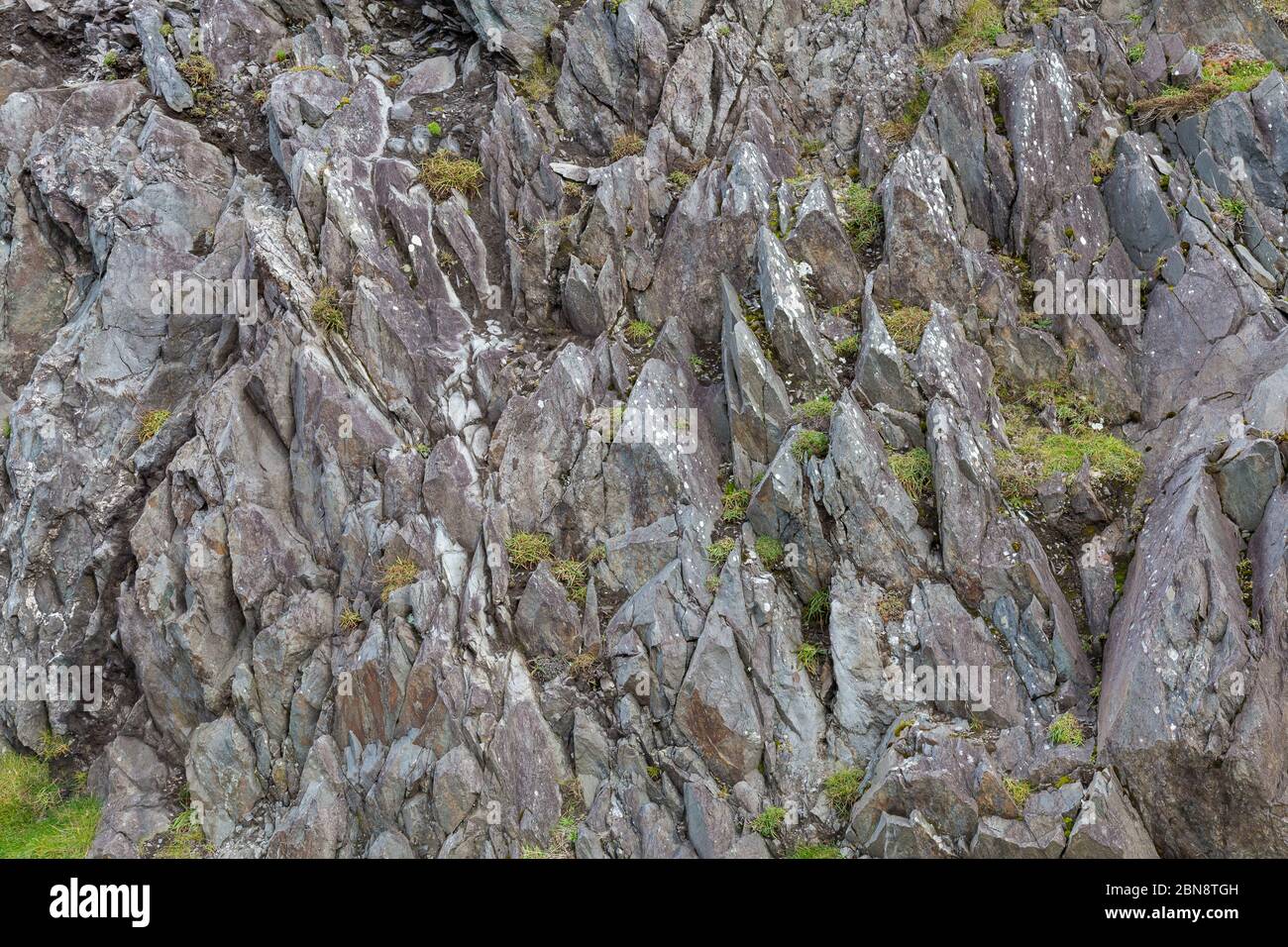 Schroffe Felsen in Irland Stockfoto