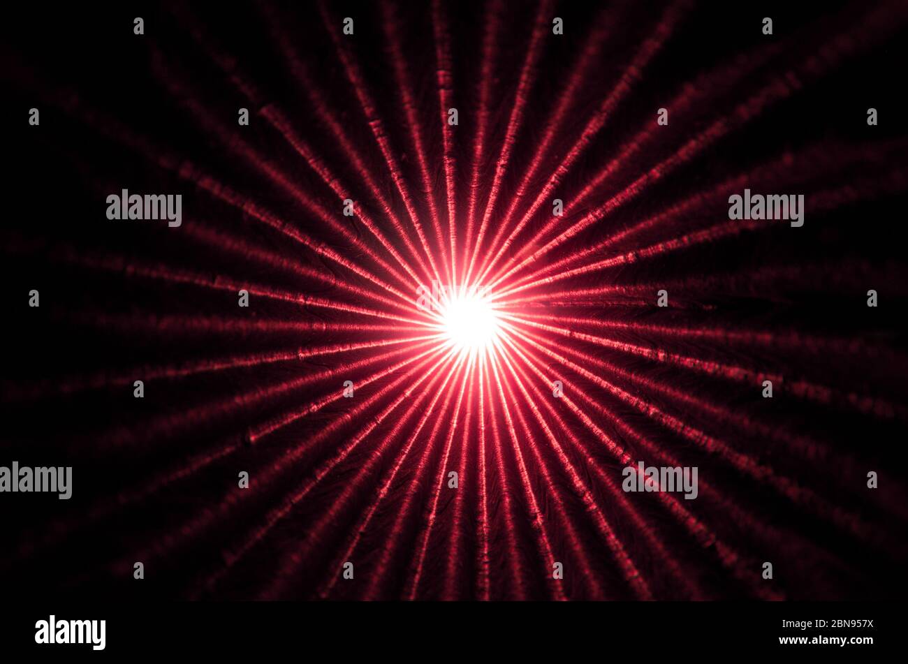 Licht am Ende eines dunklen Tunnels Stockfoto