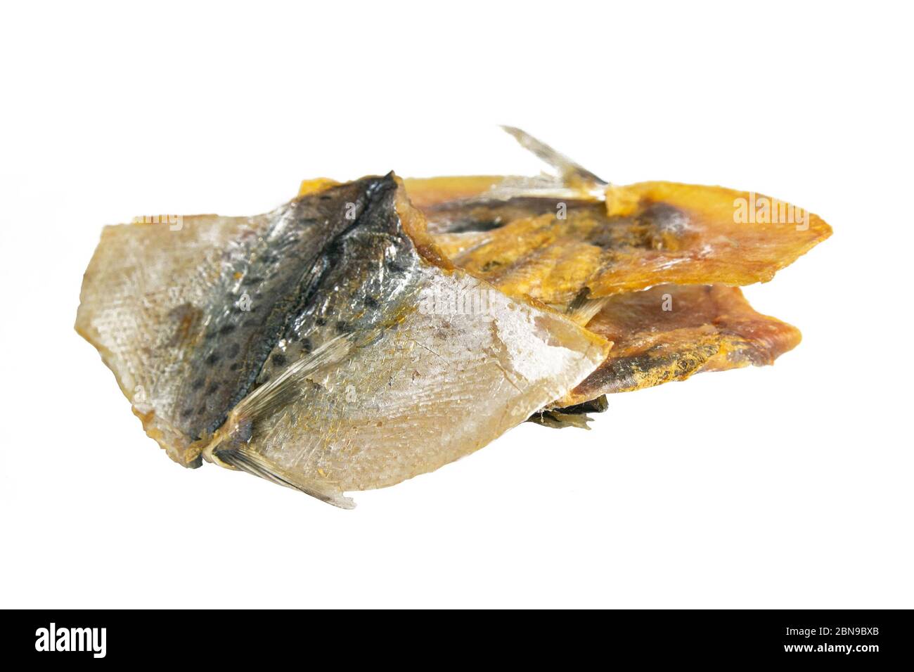 Getrocknete Brassen in Form Schmetterling isoliert auf weißem Hintergrund. Snack Fisch zu Bier. Nahaufnahme Stockfoto