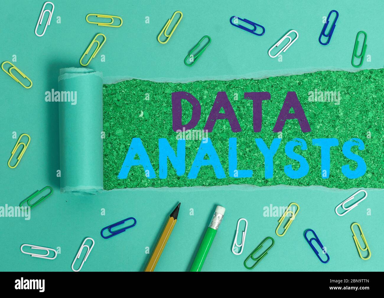 Handschriftentext Datenanalysten. Konzeptionelle Foto Programmierer Design und erstellen Bericht identifiziert Muster Stockfoto